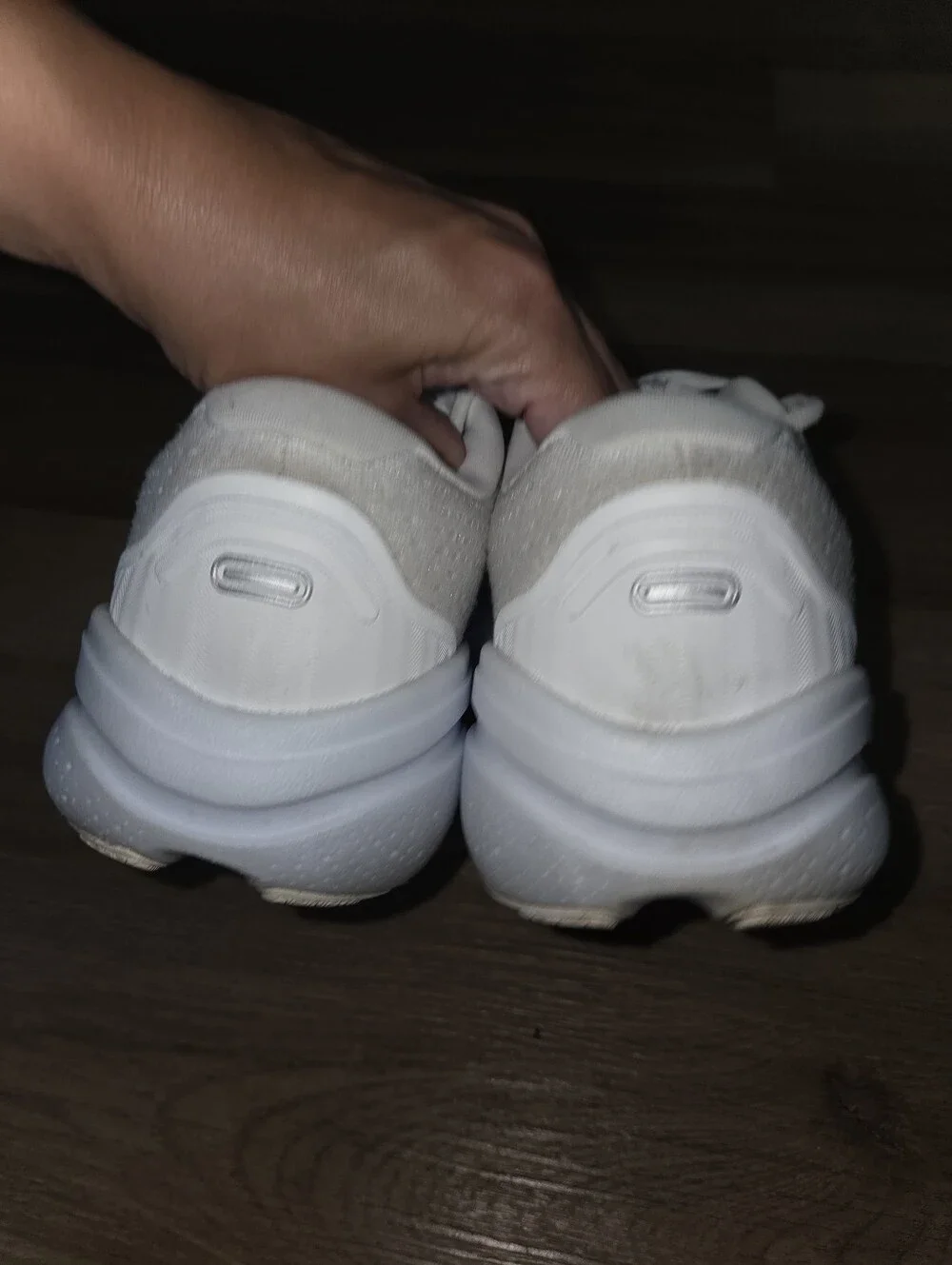 Brooks Ghost Max 2 Sneakers Size 9.5